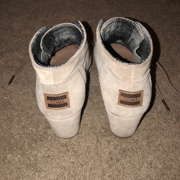 TOMS Wedge Booties - Picture 2 of 2